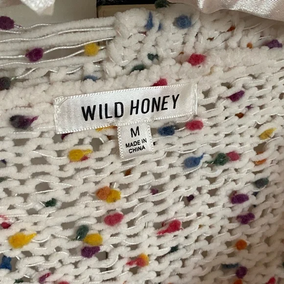 Wild Honey Distressed Sweater. White. Size Medium. - Picture 5 of 5